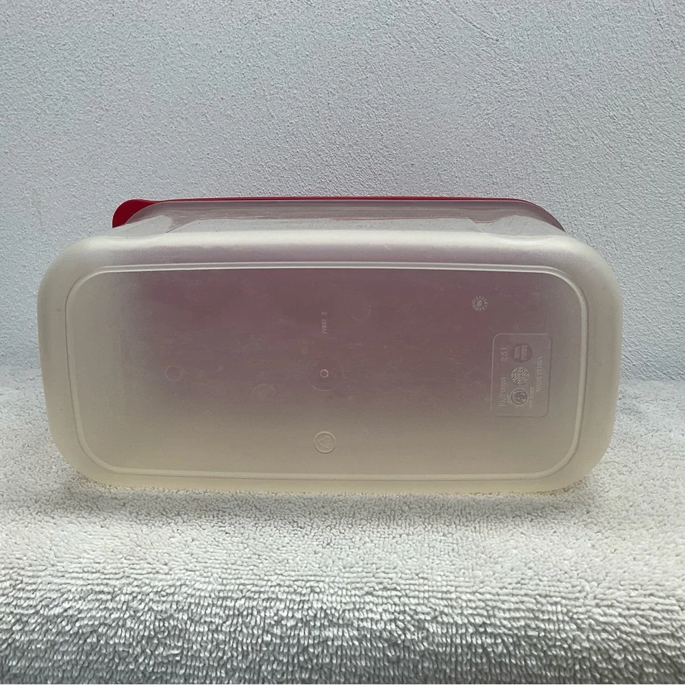 Rubbermaid modular canister red 2.5 liter pantry storage organization